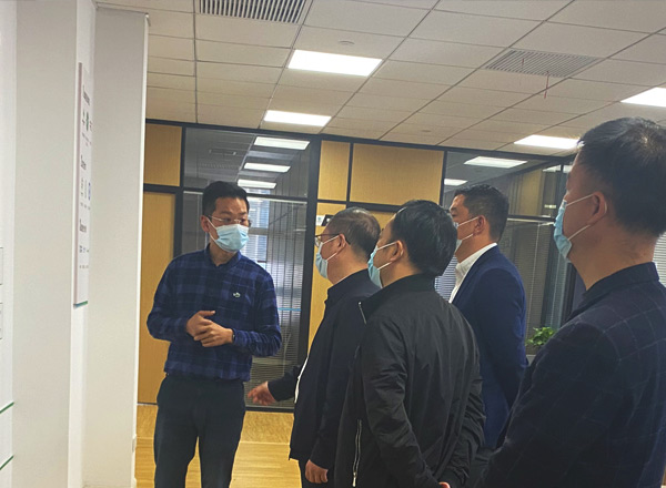 云笈科技｜区委副书记孔令波一行莅临公司开展走访调研