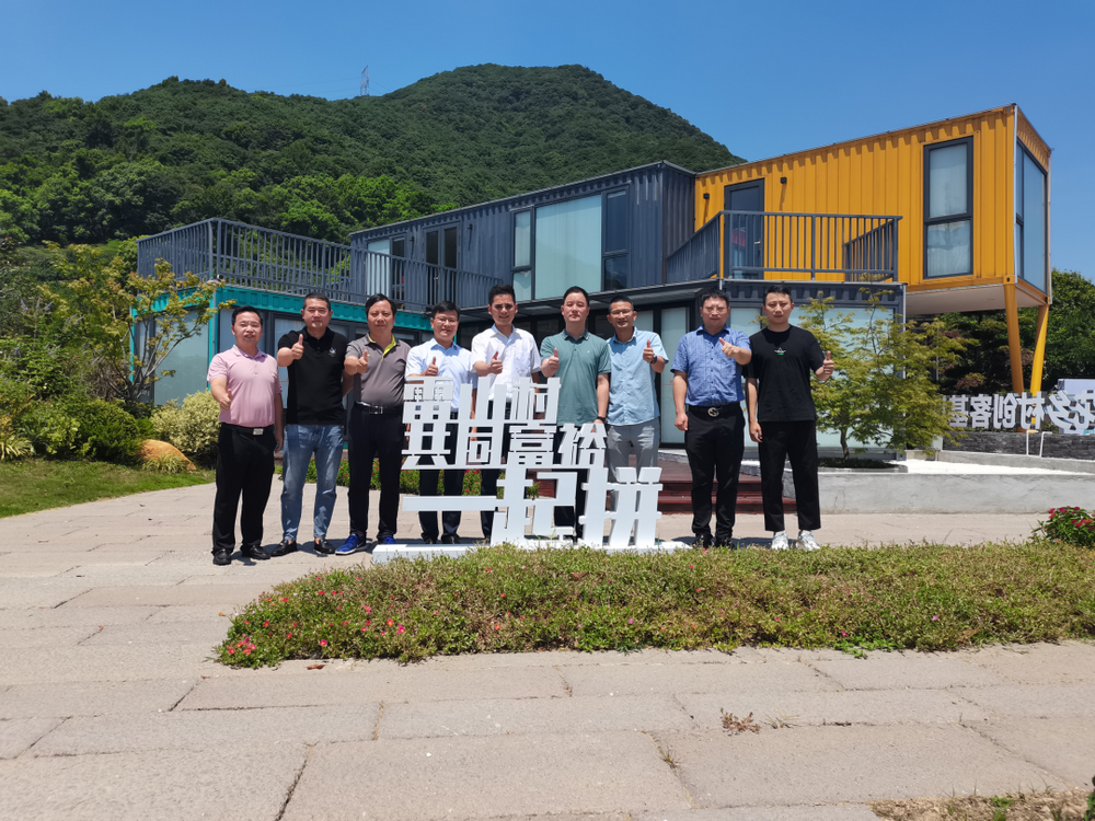 余姚市二职校校领导一行莅临我公司考察指导